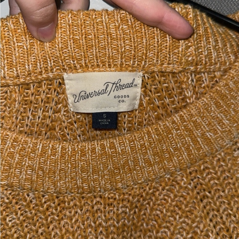 sweater - Picture 3 of 3